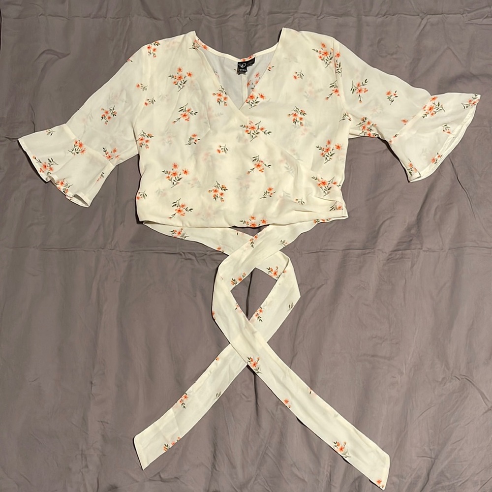 Windsor Floral Crop Top. Pink, green, and white/cream colors, size M.